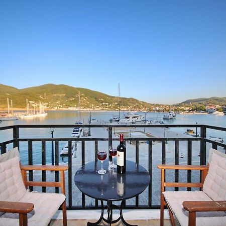 Faros Coastal Apartments สโกเปลอสทาวน์ ภายนอก รูปภาพ