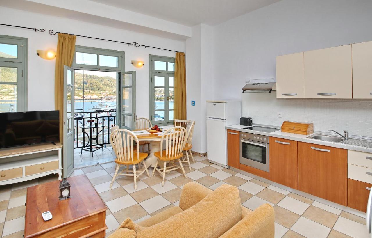Faros Coastal Apartments สโกเปลอสทาวน์ ภายนอก รูปภาพ