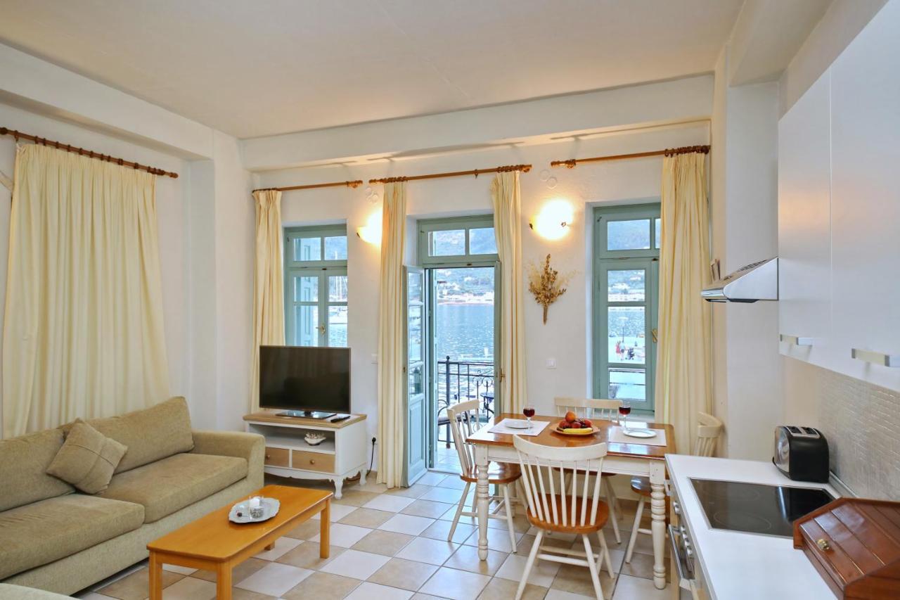 Faros Coastal Apartments สโกเปลอสทาวน์ ภายนอก รูปภาพ