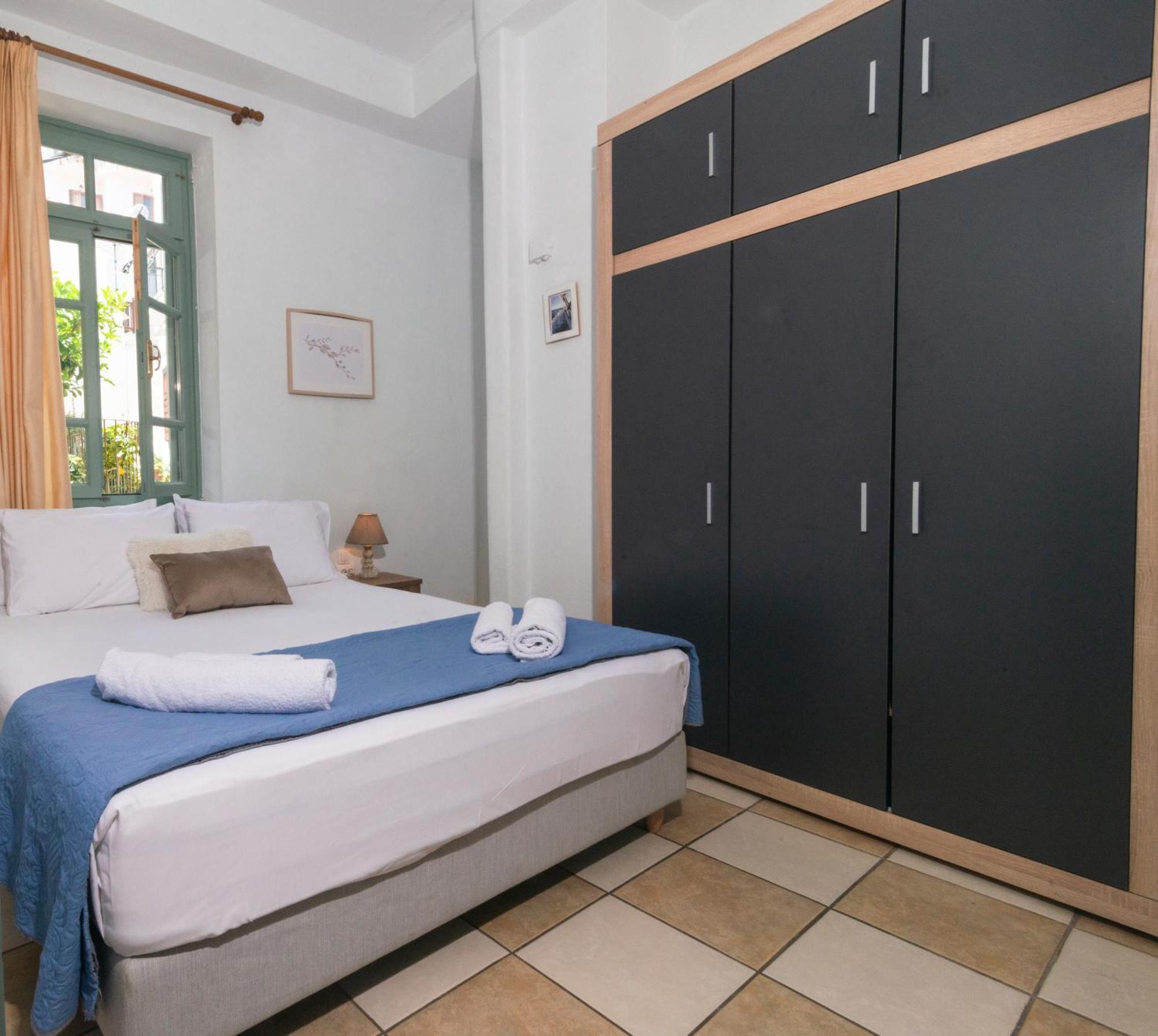 Faros Coastal Apartments สโกเปลอสทาวน์ ภายนอก รูปภาพ