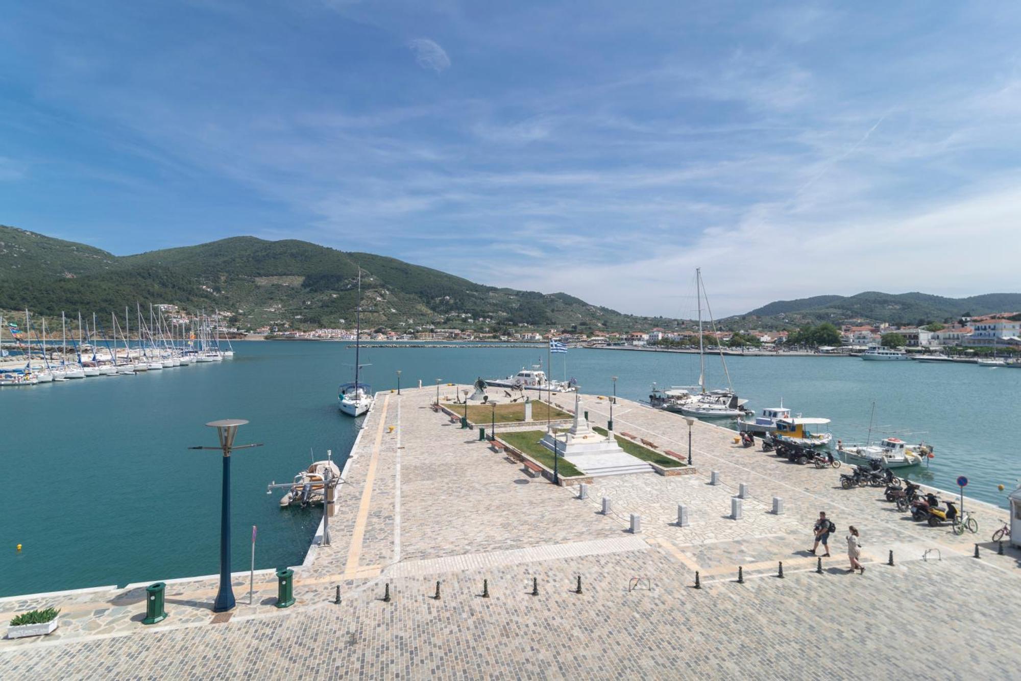 Faros Coastal Apartments สโกเปลอสทาวน์ ภายนอก รูปภาพ