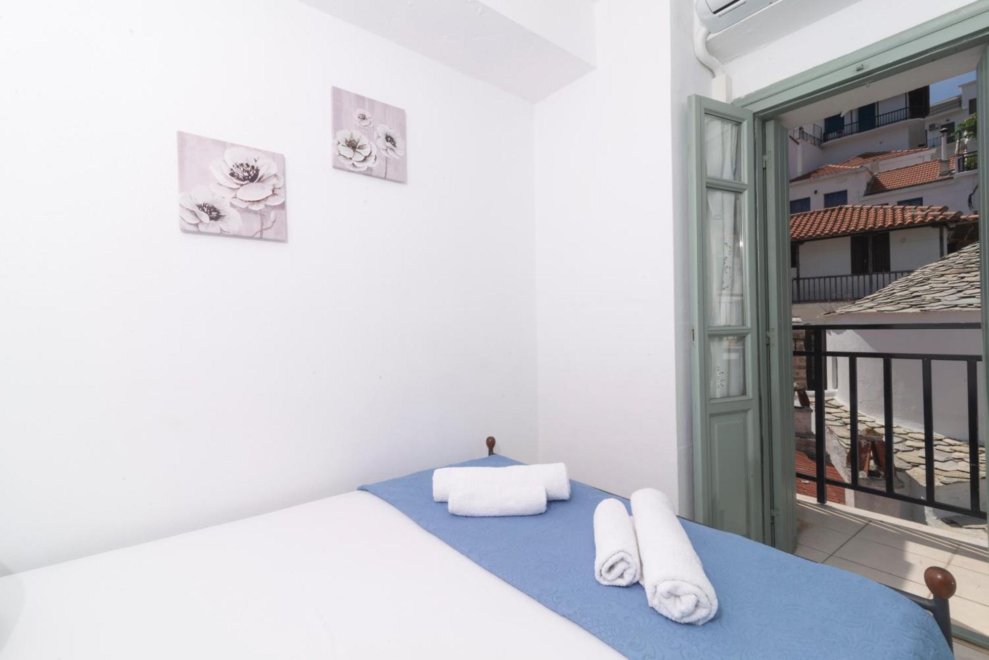 Faros Coastal Apartments สโกเปลอสทาวน์ ภายนอก รูปภาพ