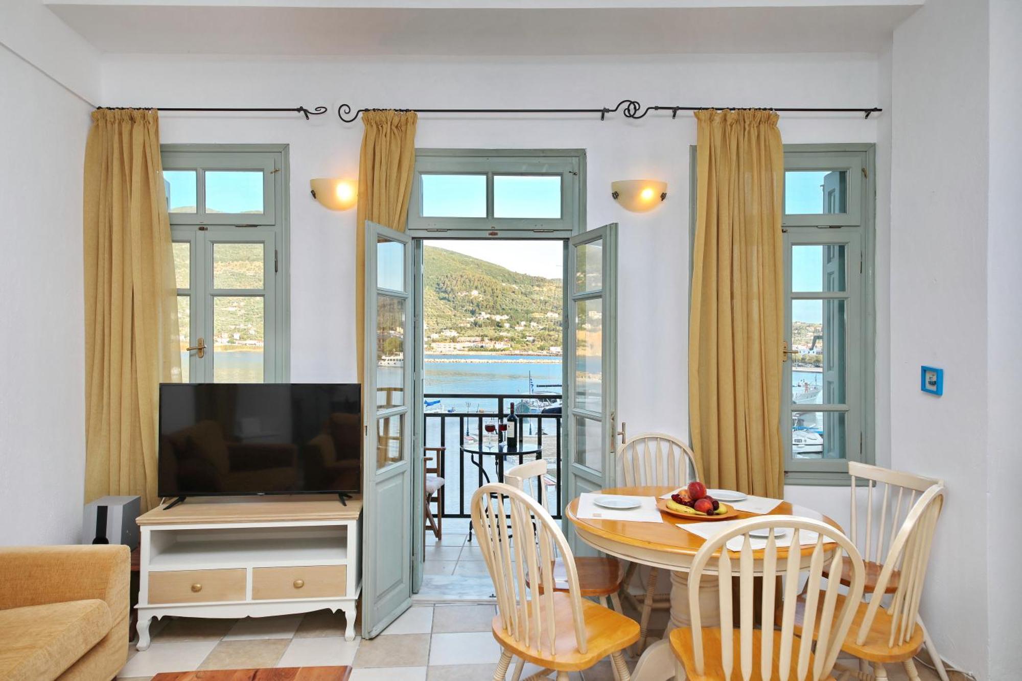 Faros Coastal Apartments สโกเปลอสทาวน์ ภายนอก รูปภาพ