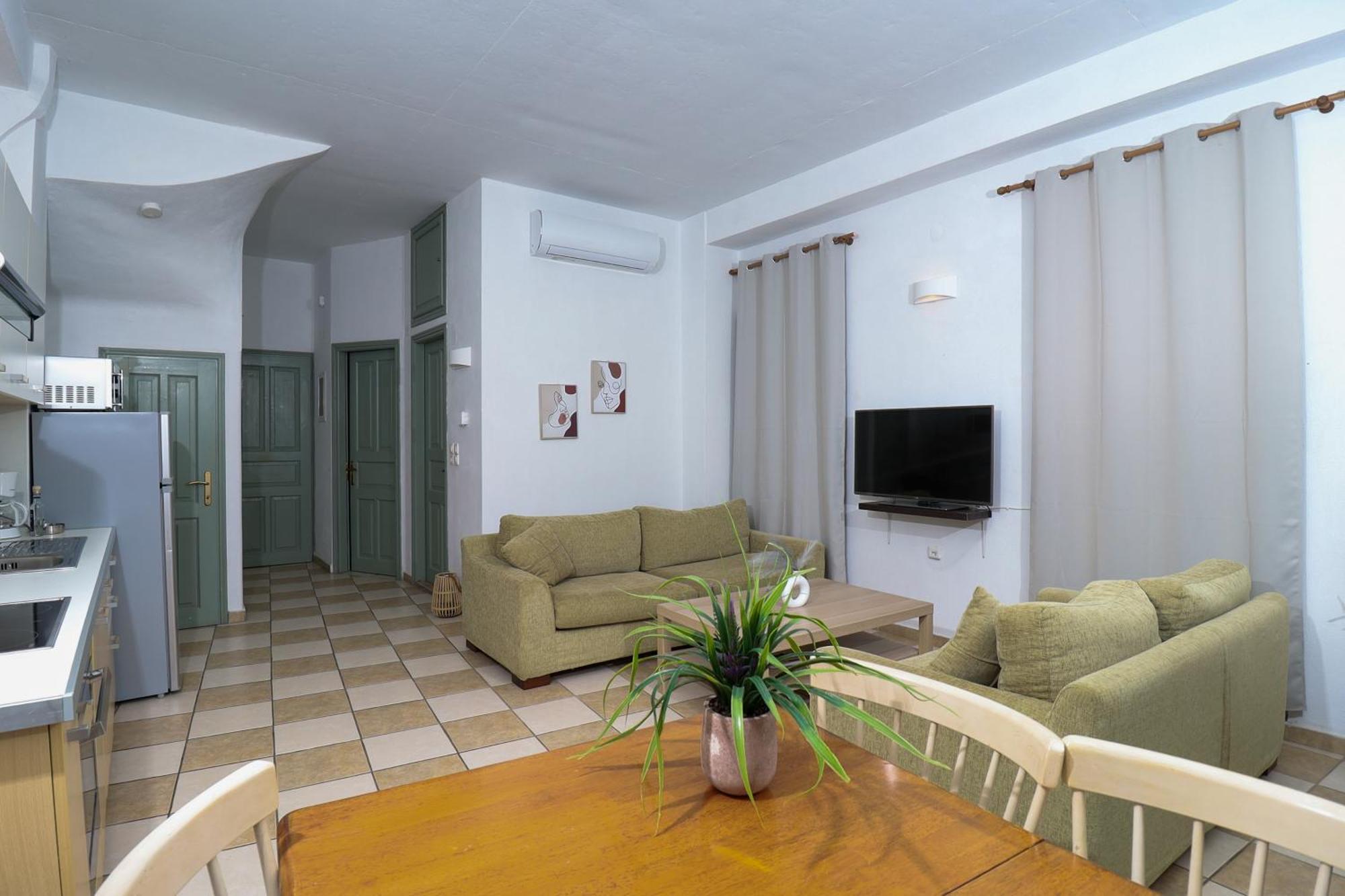 Faros Coastal Apartments สโกเปลอสทาวน์ ภายนอก รูปภาพ