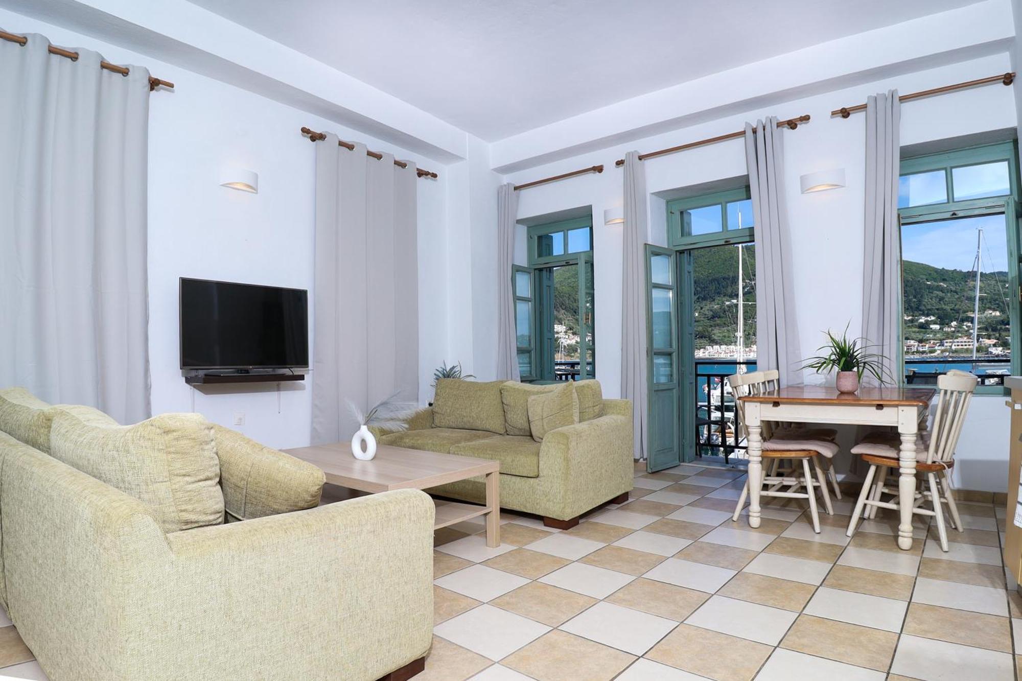 Faros Coastal Apartments สโกเปลอสทาวน์ ภายนอก รูปภาพ